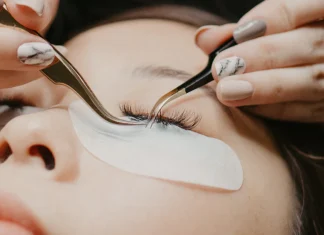 How to Choose the Best Eyelash Glue Manufacturer for Your Business Eyelash Glue Manufacturer